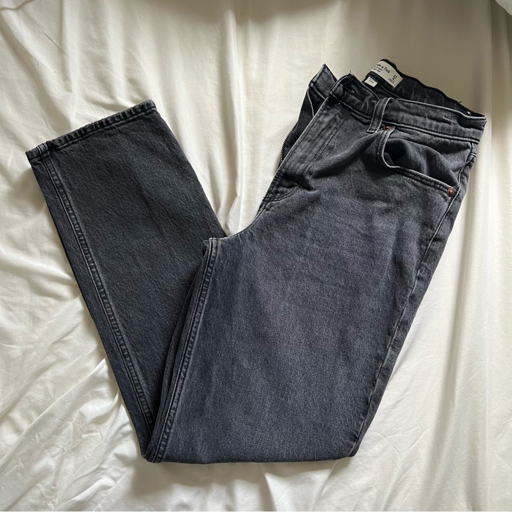A&F Curve Love The 90s Straight Ultra High Rise